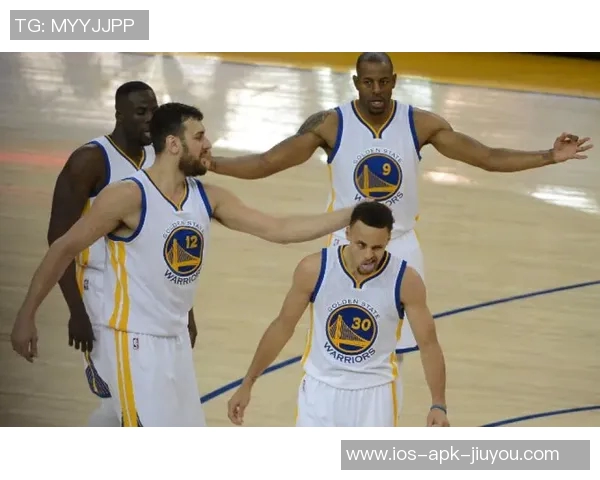 科尔强调无球体系需具备马卡或水花级别球员以优化战术布局