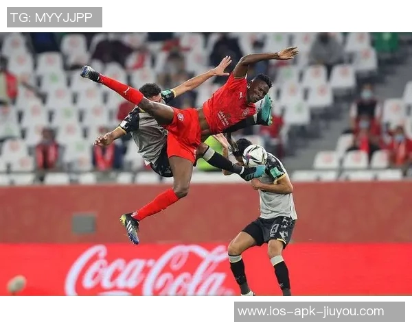 埃因霍温逆转战胜对手豪取11连胜领跑荷甲领先优势扩大至12分