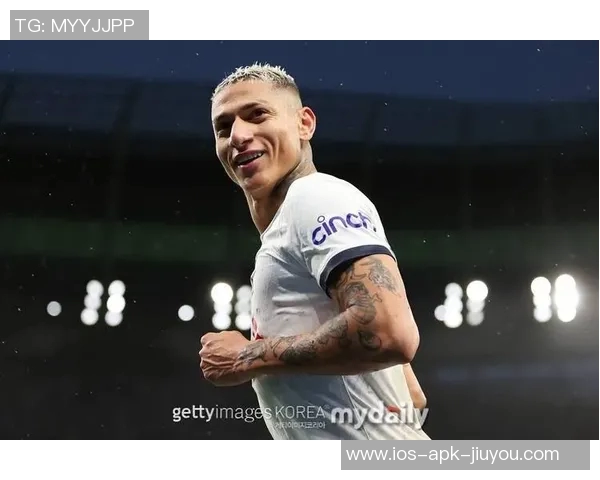 理查利森成为第五位在英超出场250次的巴西球员荣耀时刻